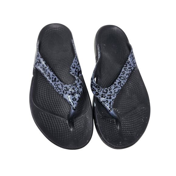 Oofos Black T-Strap Waterproof Casual Slip On Thong OOlala Luxe Leo Sandals 8 - Picture 1 of 9